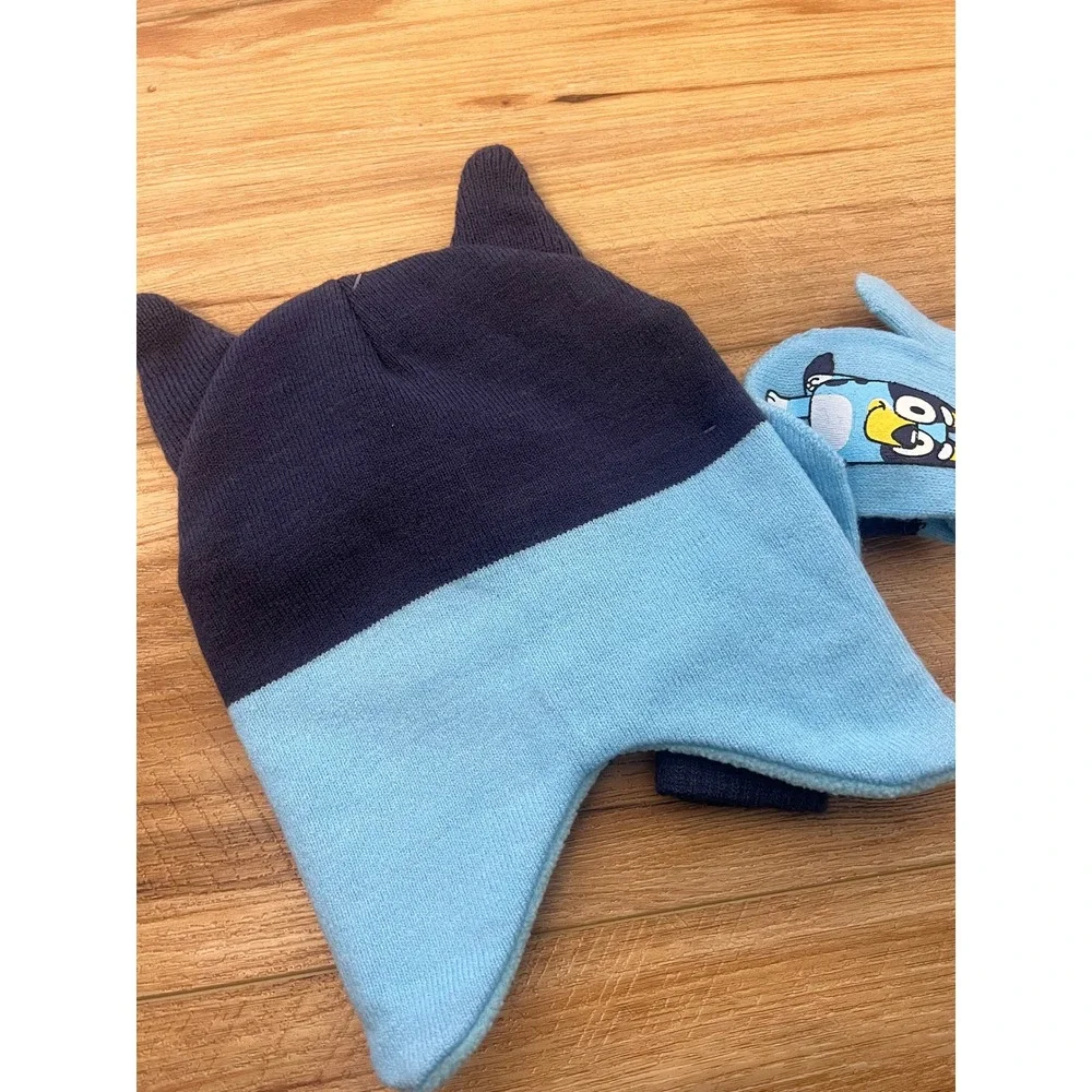 NWOT Bluey Beanie + Mitten Set Kids OS Blue Character Knit Fleece Lined Tv Show